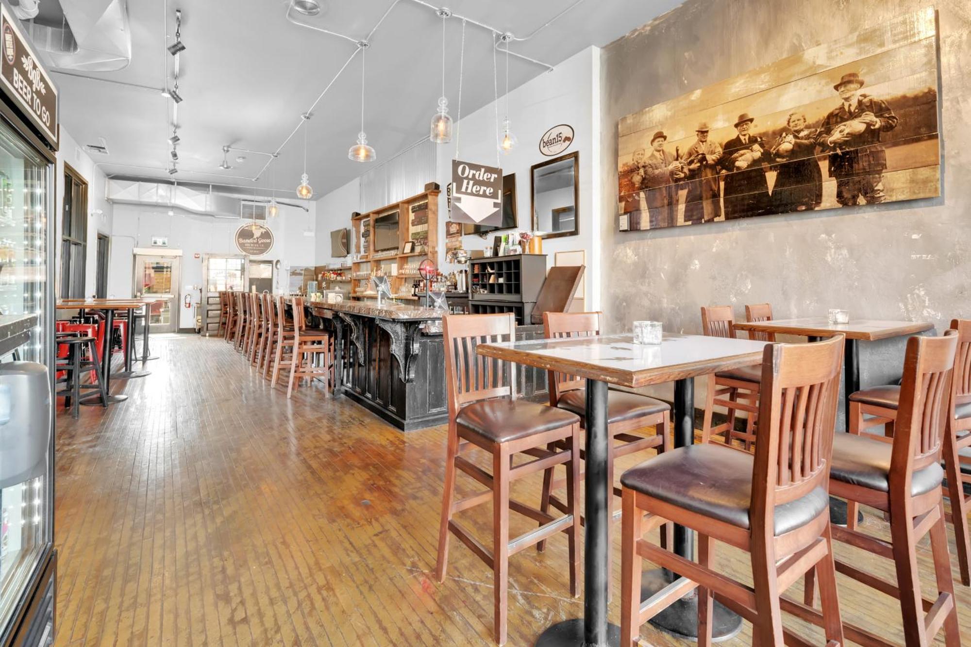 Heart & Hops Brewery Suites Kingsville Luaran gambar
