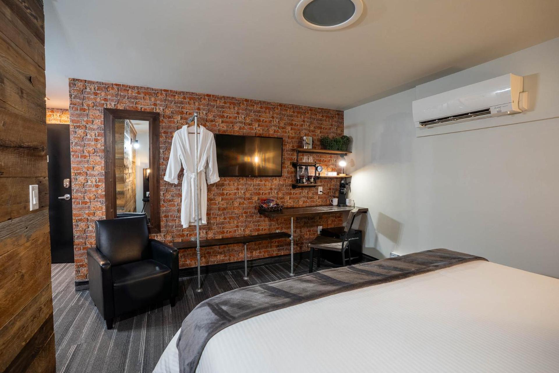 Heart & Hops Brewery Suites Kingsville Luaran gambar