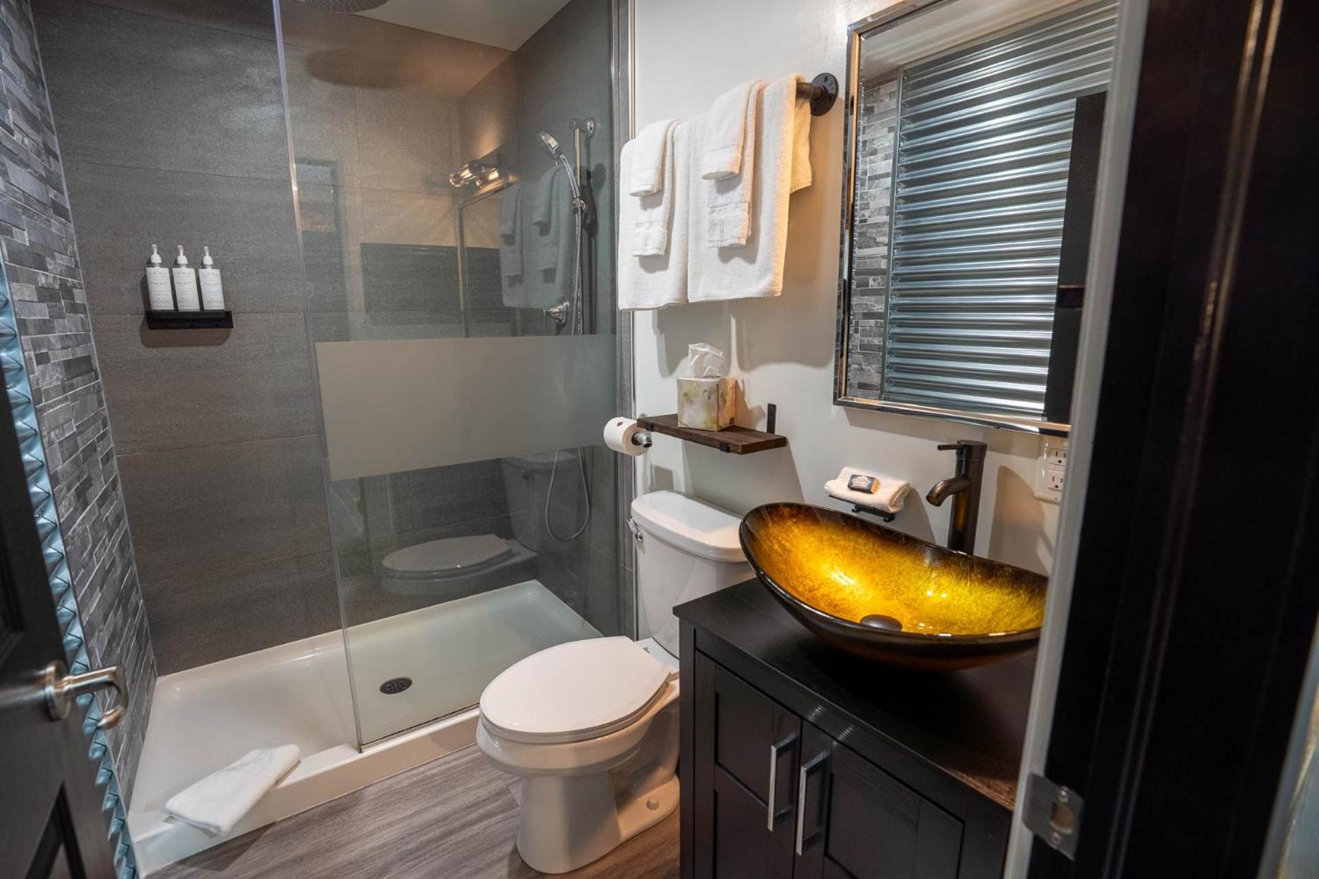 Heart & Hops Brewery Suites Kingsville Luaran gambar