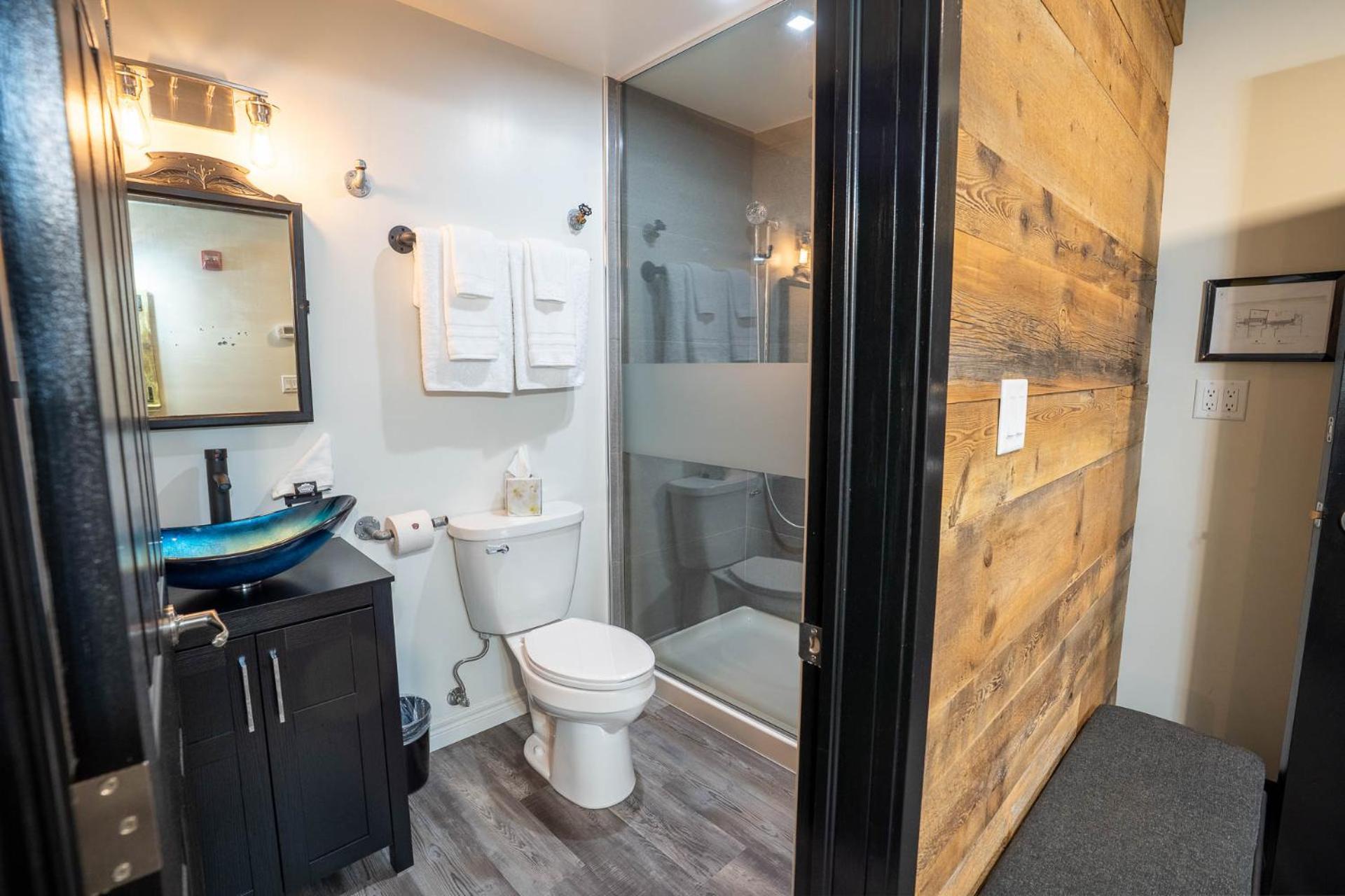 Heart & Hops Brewery Suites Kingsville Luaran gambar